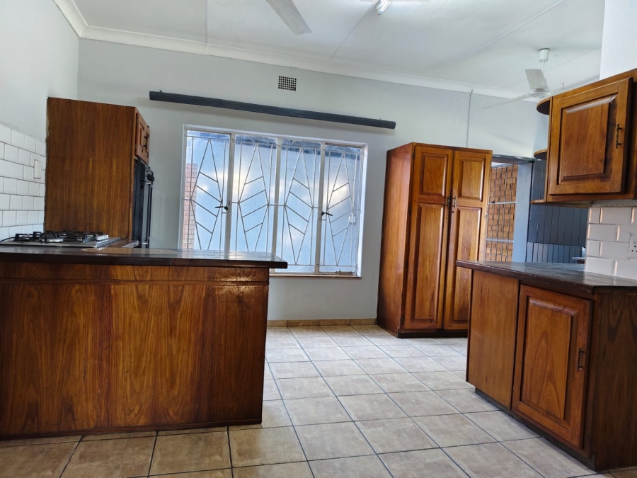 To Let 4 Bedroom Property for Rent in Hartbeesfontein North West